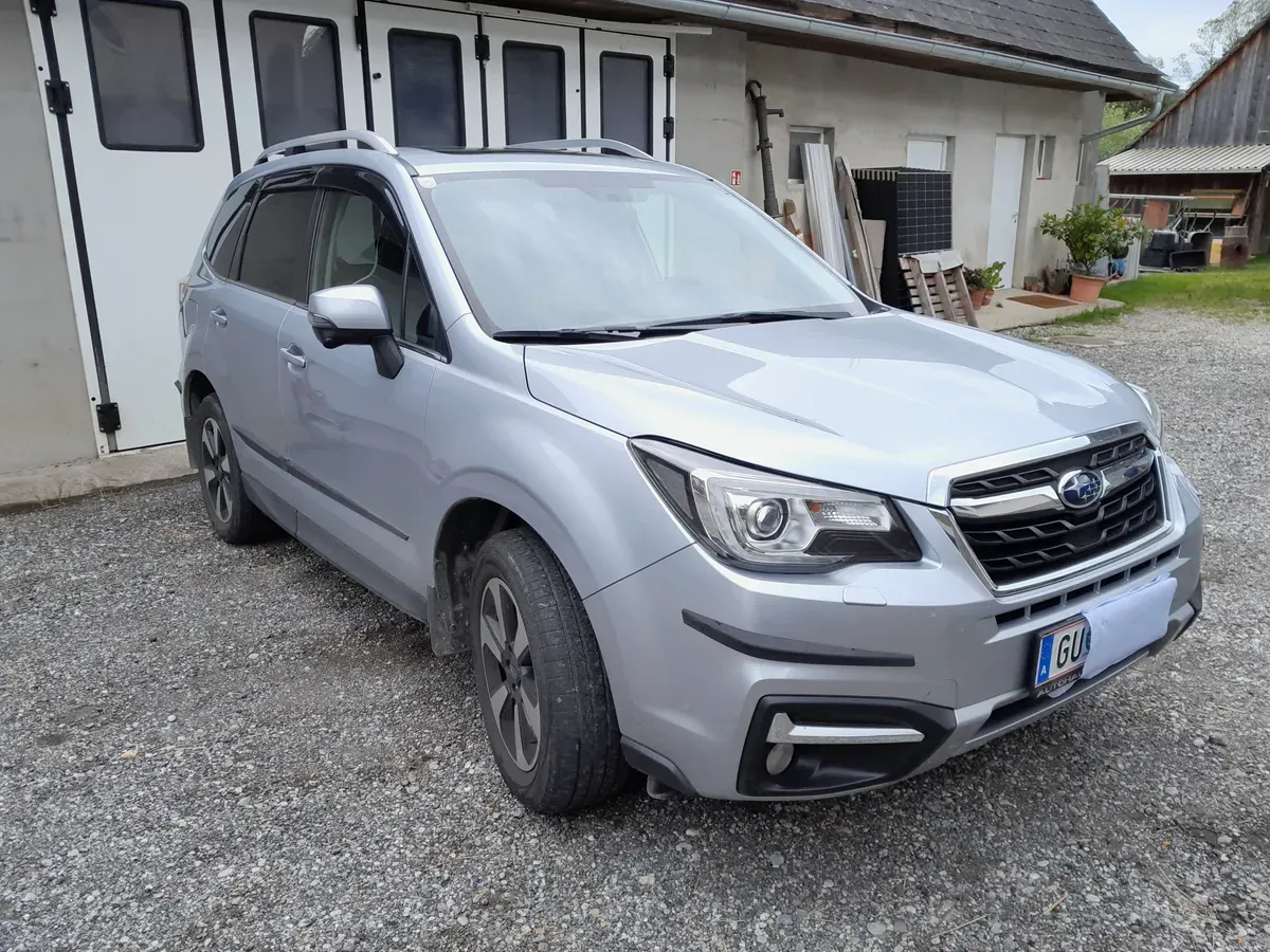 Subaru Forester 2018 photo 2