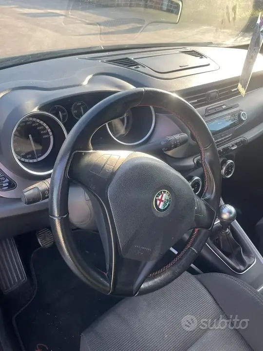 Alfa Romeo Giulietta 2013 photo 3