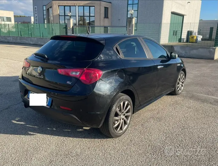 Alfa Romeo Giulietta 2013 photo 2