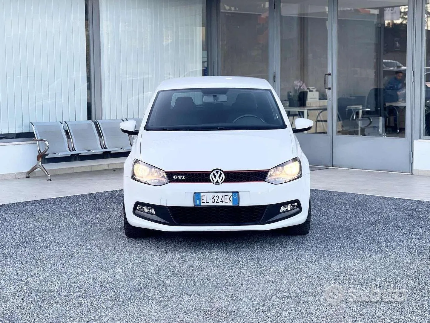 Volkswagen Polo 2012 photo 2