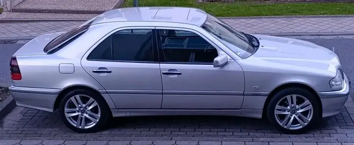 Mercedes-Benz C 180 Elegance