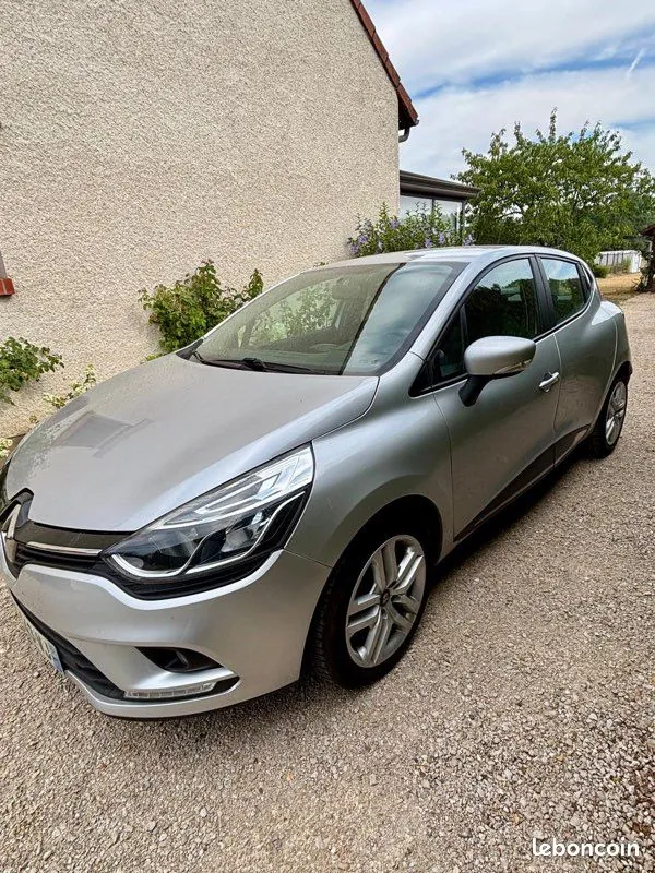 Renault Clio 2018 photo 2