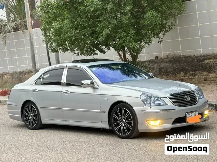 Toyota Crown 2000 photo 2