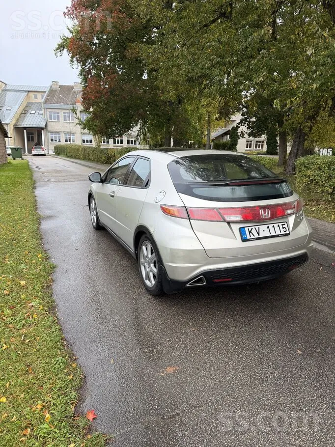 Honda Civic 2005 photo 4