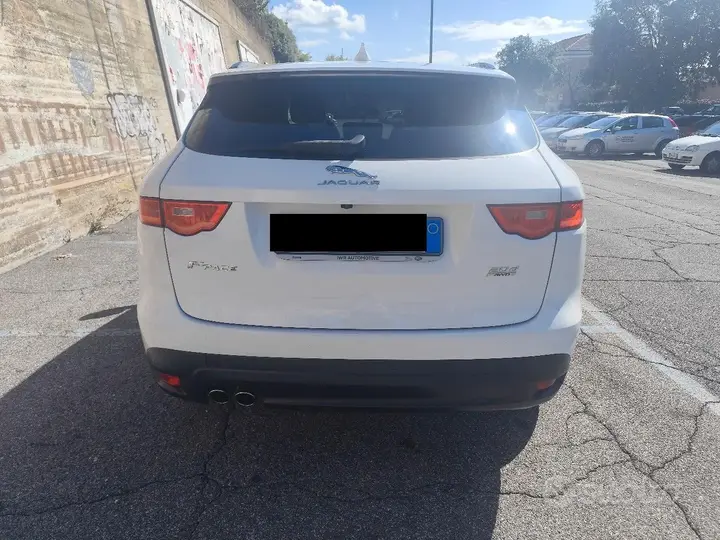 Jaguar F-Pace 2018 photo 3