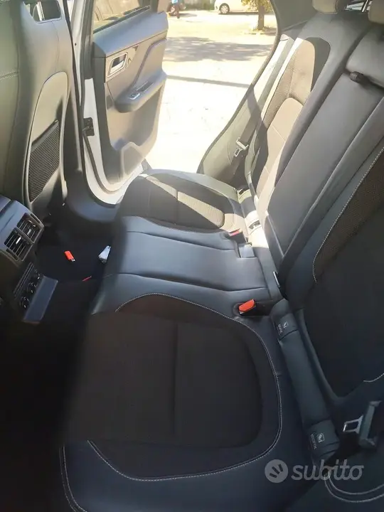 Jaguar F-Pace 2018 photo 5