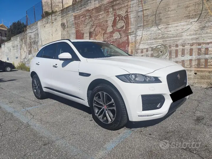 Jaguar F-Pace