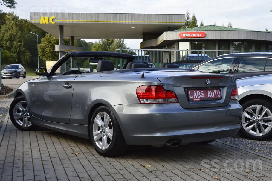 BMW 120I Cabrio 2009 photo 4