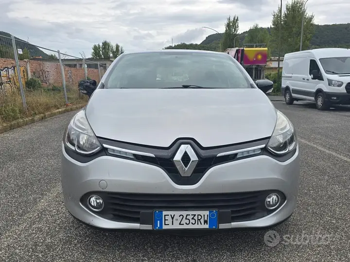 Renault Clio 2015 photo 2