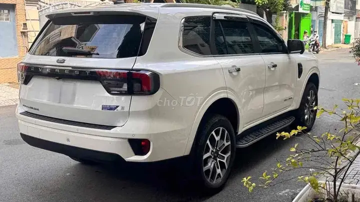 Ford Everest 2024 photo 2