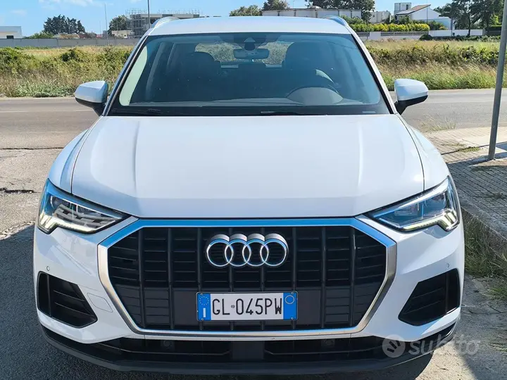 Audi Q3 2022 photo 2