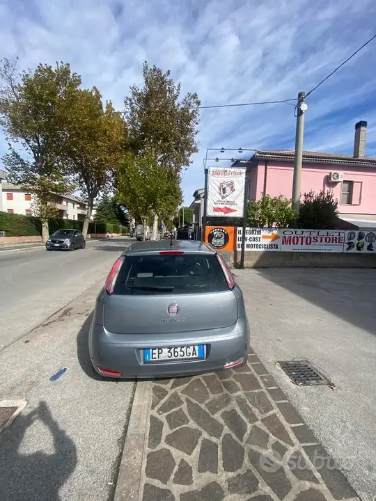 Fiat Punto Evo 2012 photo 2
