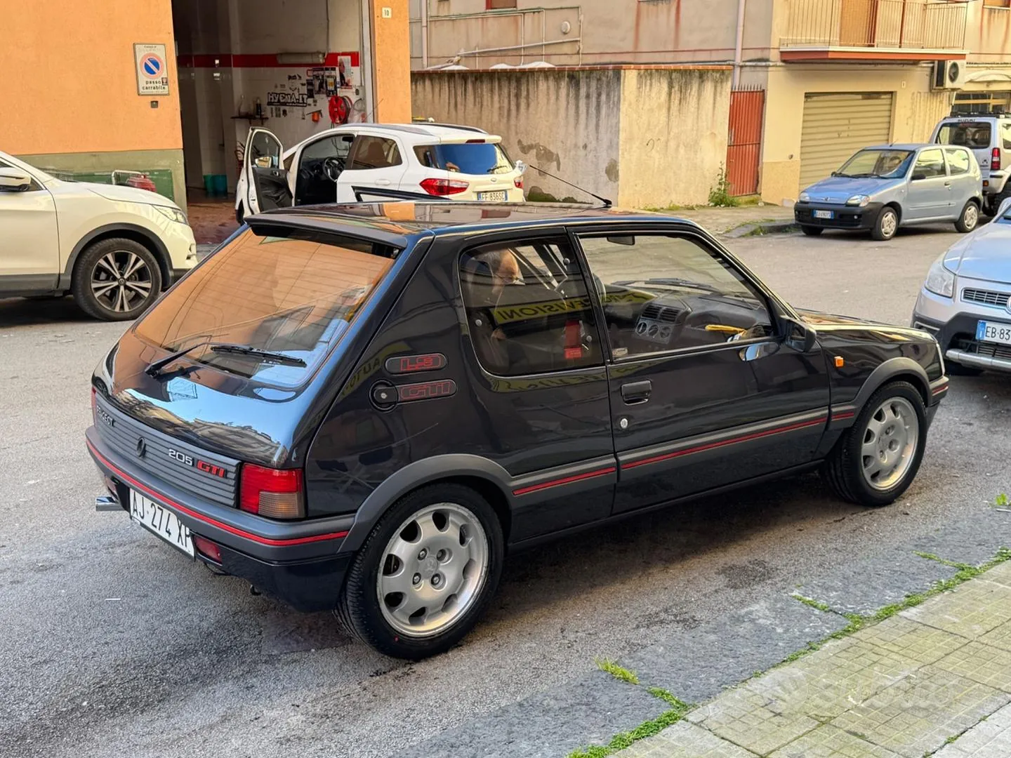 Peugeot 205 1987 photo 5