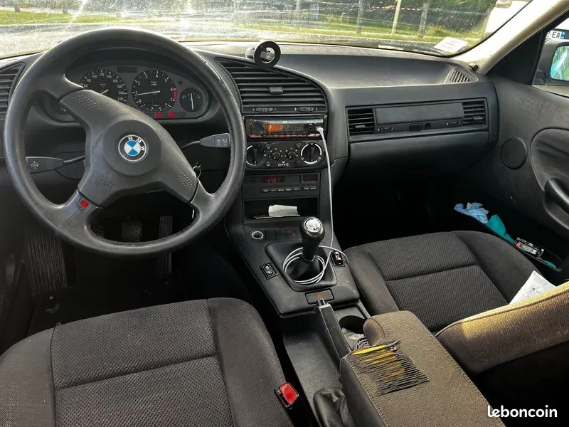 BMW Série 3 1994 photo 3
