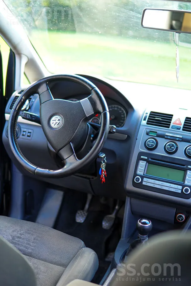 Volkswagen Touran 2008 photo 5