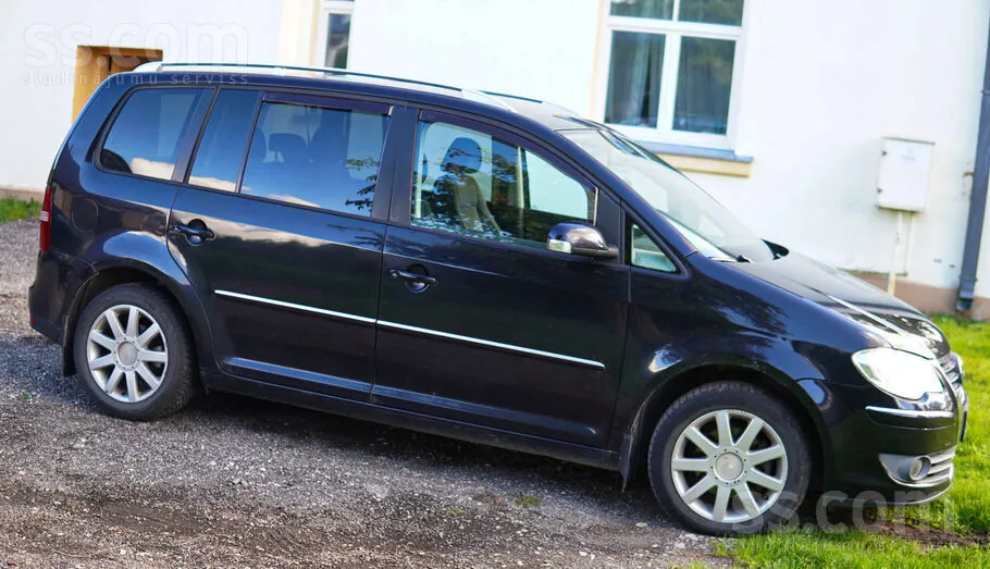Volkswagen Touran 2008 photo 2