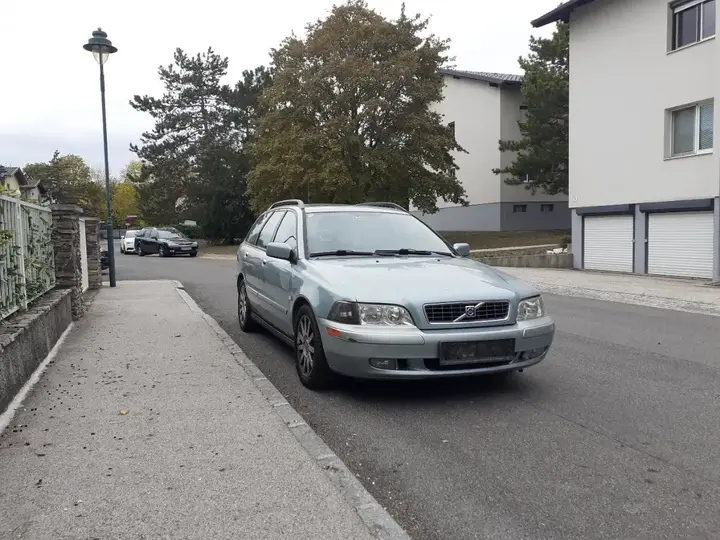 Volvo V40 2003 photo 2