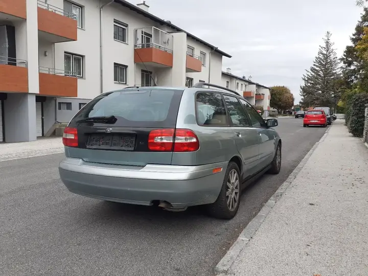 Volvo V40 2003 photo 3