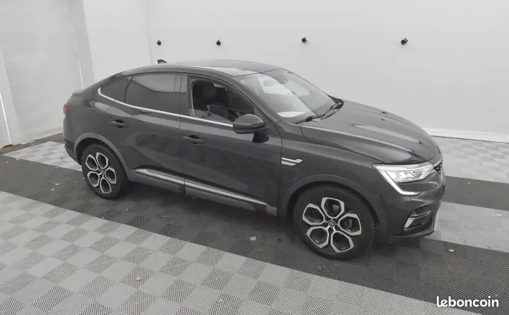 Renault Arkana 2023 photo 2