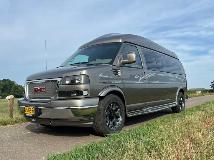 GMC Savana