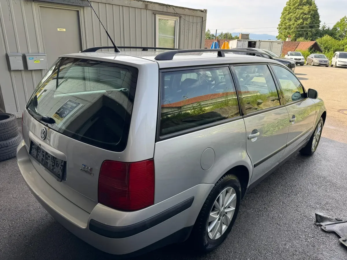 Volkswagen Passat 1999 photo 2