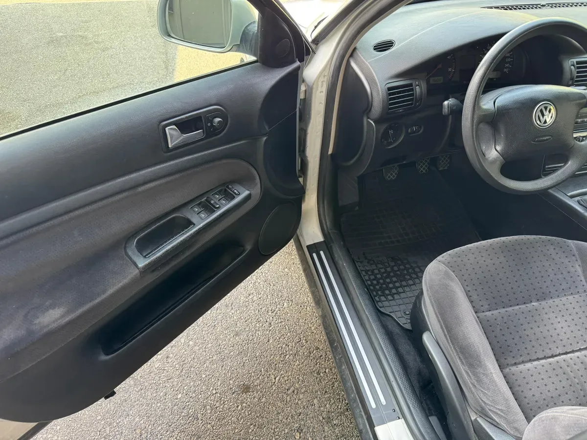 Volkswagen Passat 1999 photo 3