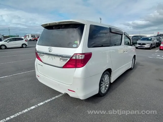 Toyota Alphard 2013 photo 4