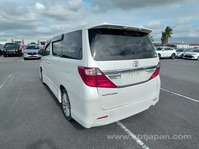 Toyota Alphard 2013 photo 3