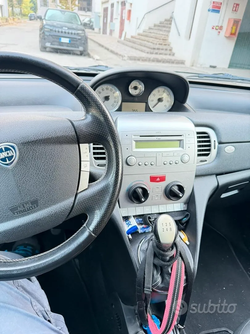 Lancia Ypsilon 2011 photo 5