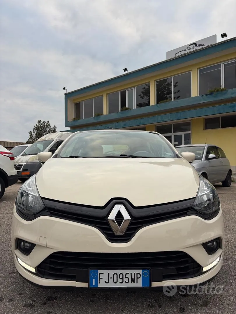 Renault Clio 2017 photo 2