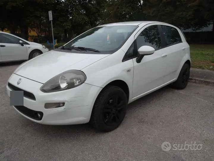 Fiat Punto 2012 photo 2