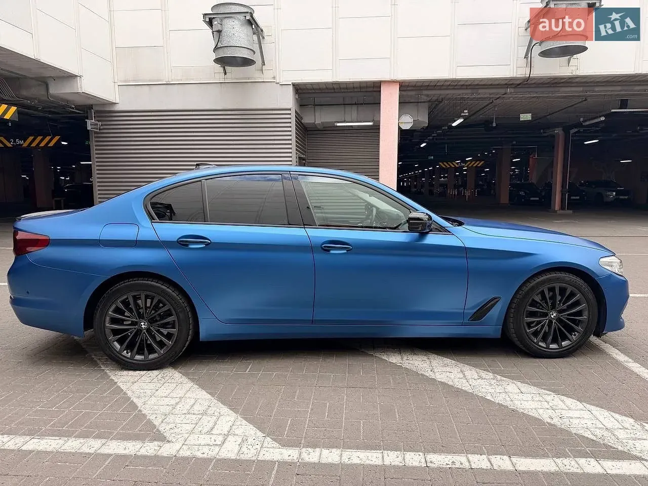 BMW 5 Series 2018 photo 4