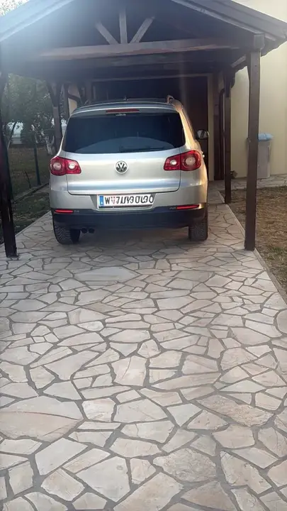 Volkswagen Tiguan 2010 photo 2