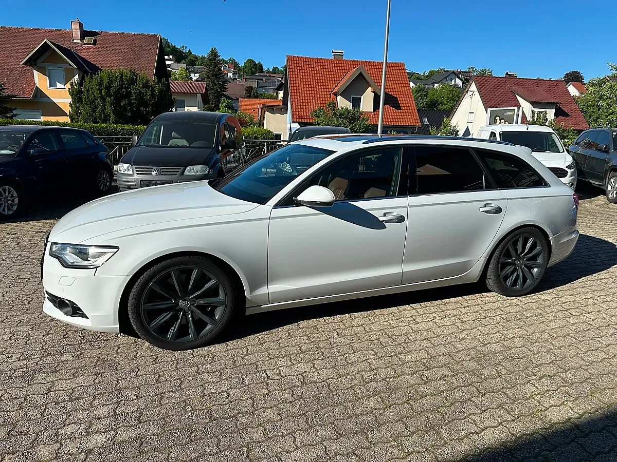 Audi A6 Avant 2012 photo 2