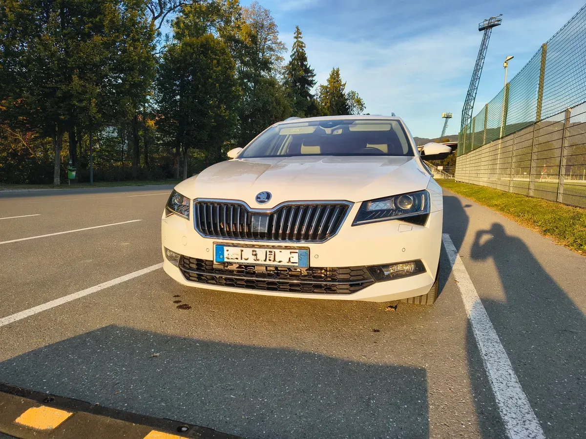 Skoda Superb 2018 photo 2