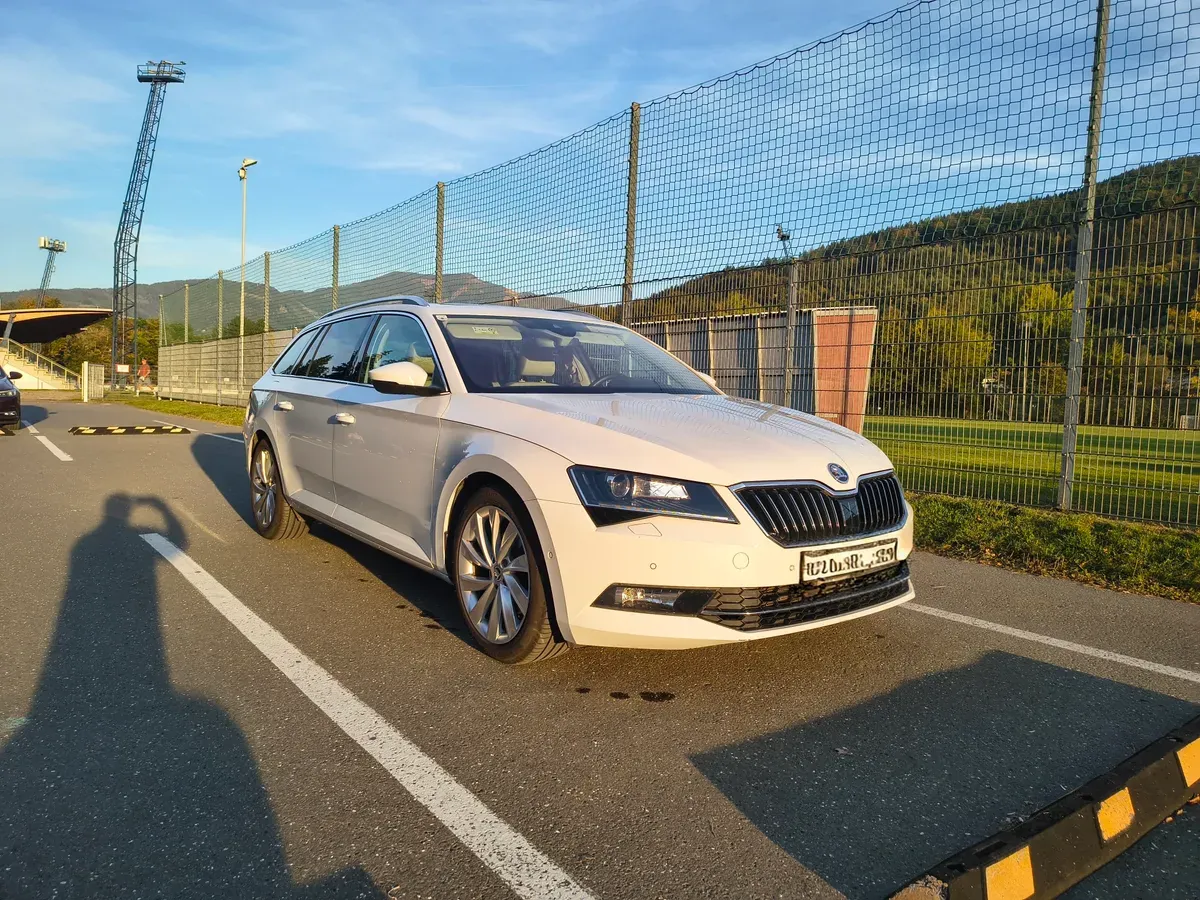 Skoda Superb 2018 photo 3