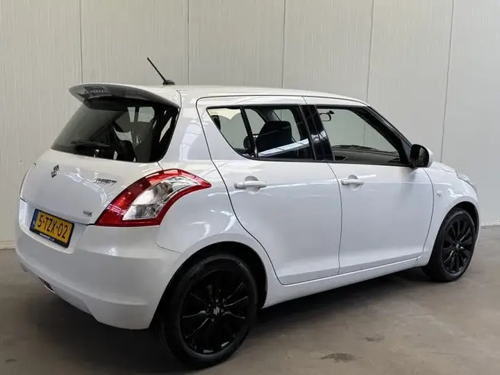 Suzuki Swift 2014 photo 2