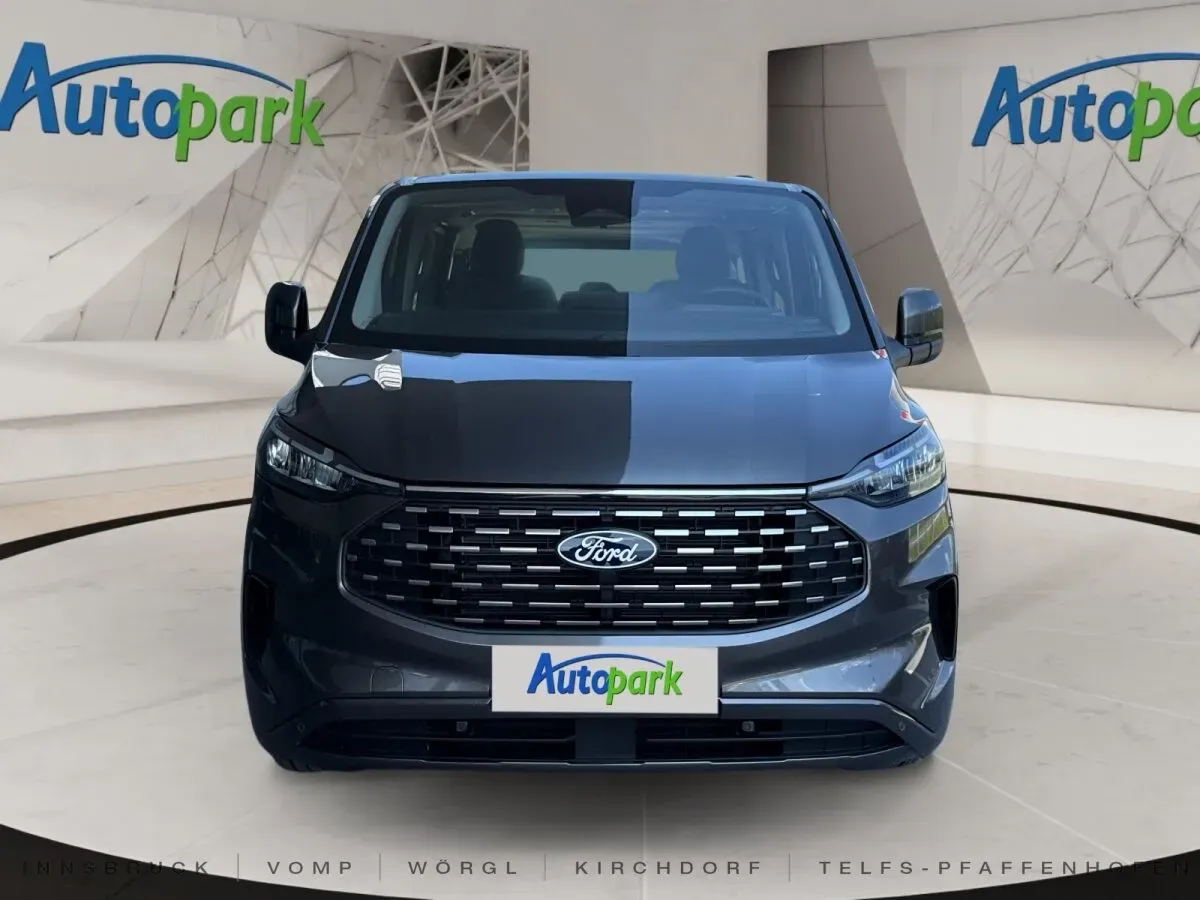 Ford Tourneo photo 2