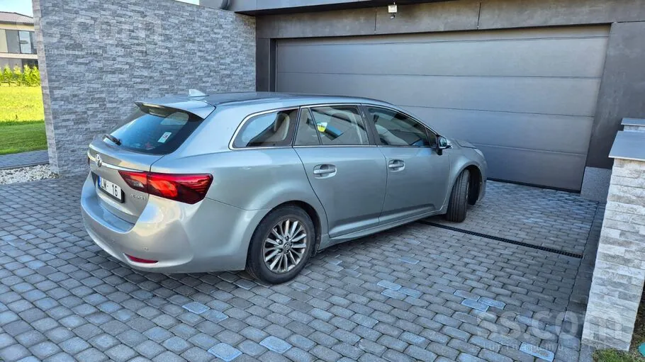Toyota Avensis 2017 photo 3