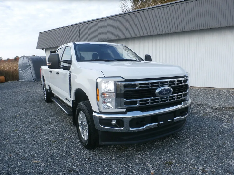 Ford F350 2024 photo 2