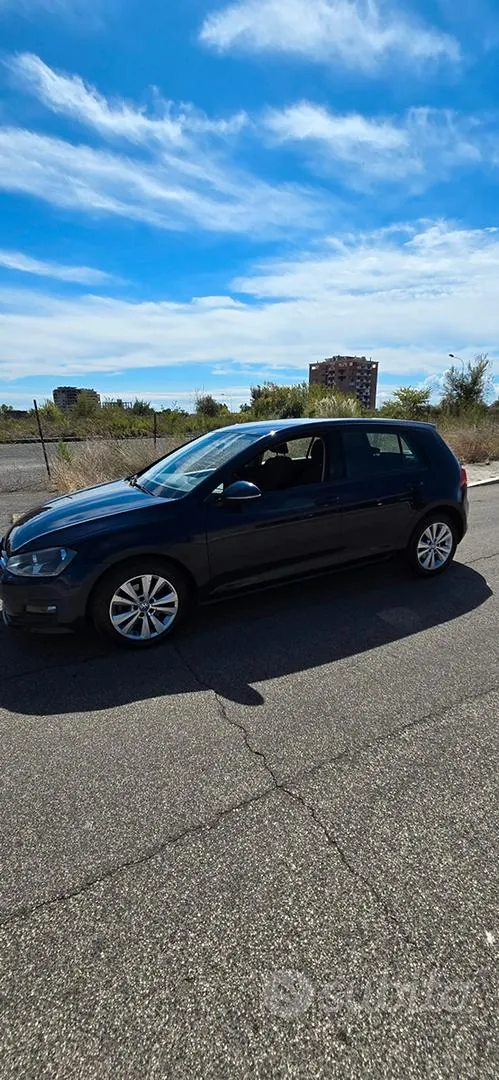 Volkswagen Golf 2012 photo 2