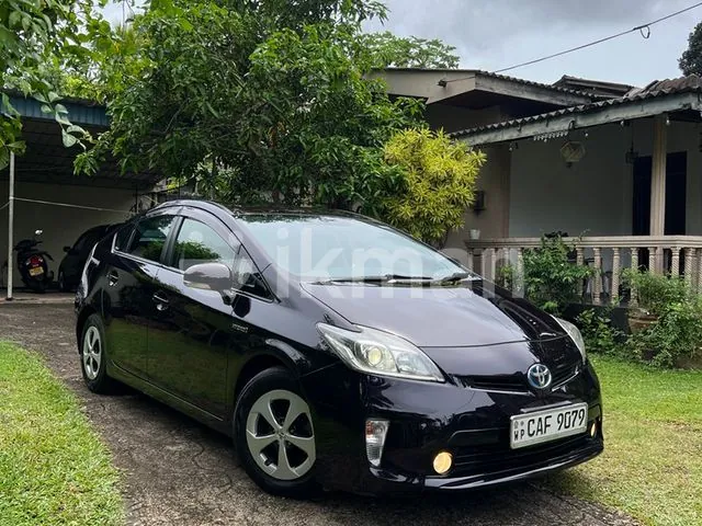 Toyota Prius 2014 photo 2