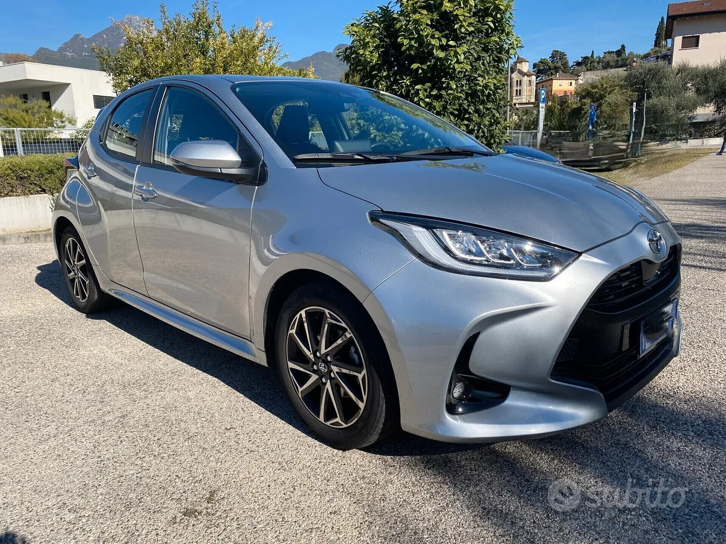 Toyota Yaris 2022 photo 2