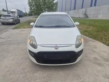 Fiat Punto 2011 photo 2