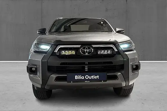 Toyota Hilux 2023 photo 2