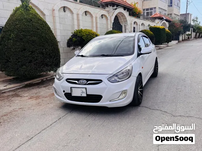 Hyundai Accent 2014 photo 4