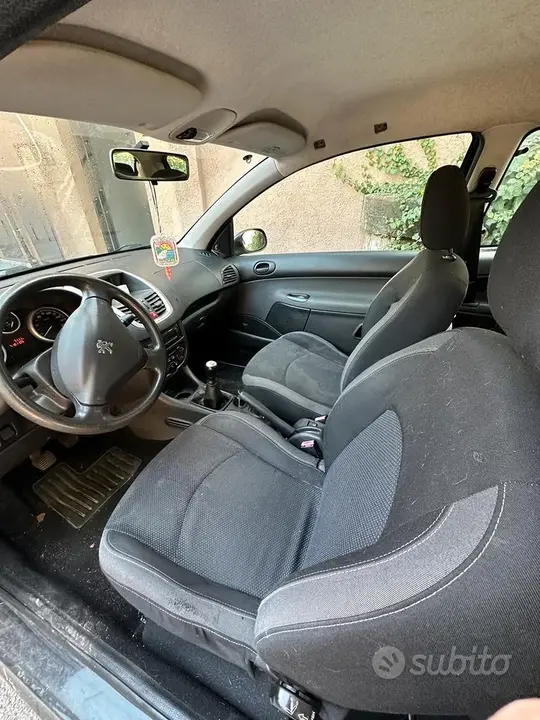 Peugeot 206 2010 photo 4