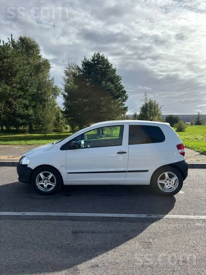 Volkswagen Fox 2009 photo 3
