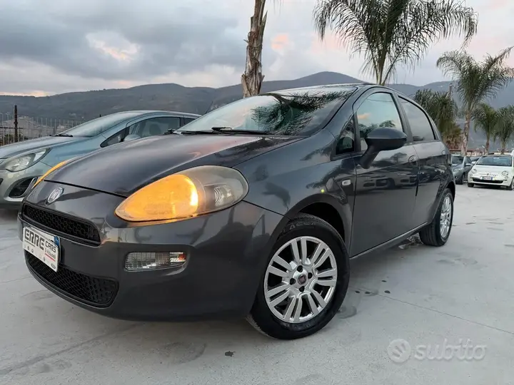 Fiat Punto 2012 photo 2
