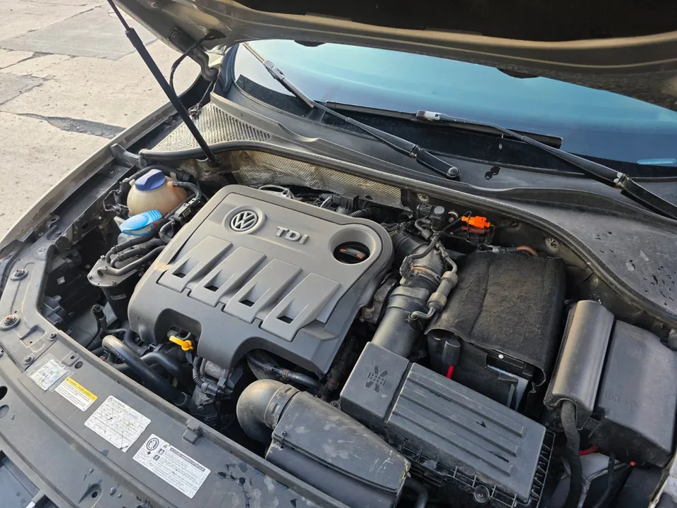 Volkswagen Passat 2013 photo 2